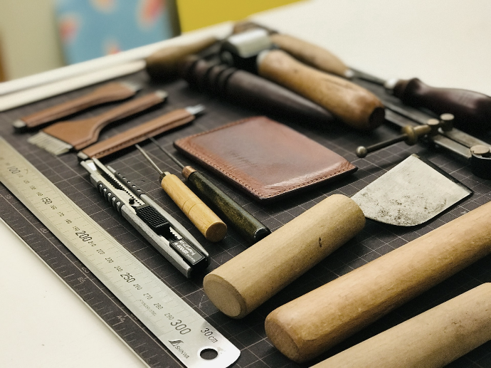 a bunch of tools are laying out on a table